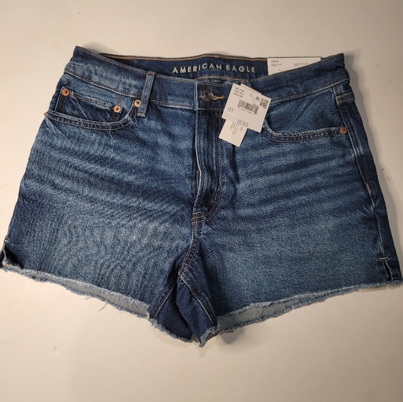 American Eagle Outfitters Pants - American Eagle Strigid Super High-Waisted Relaxed Denim Short size 6